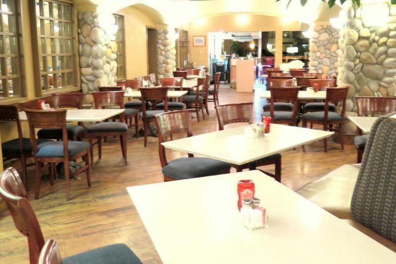 Nisku Inn & Conference Edmonton Airport Bagian luar foto
